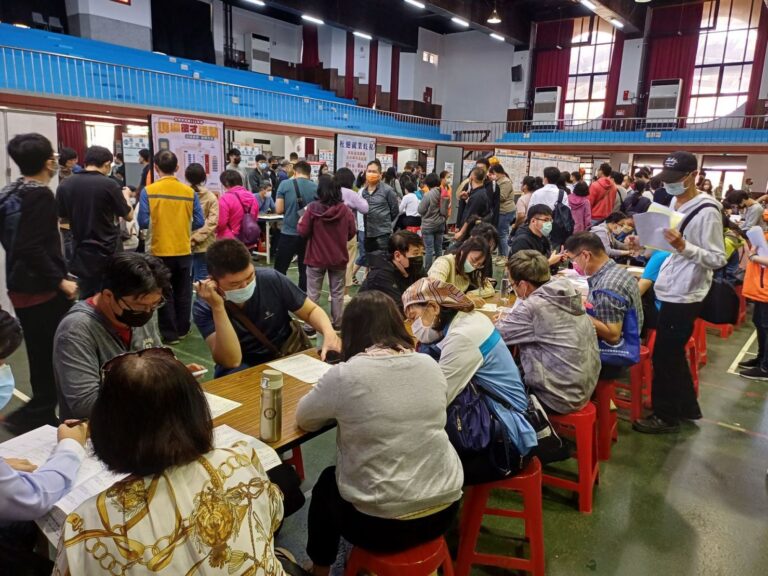 1130416勞工局舉辦徵才活動4月20日下午於左營新光三越10樓登場4_0