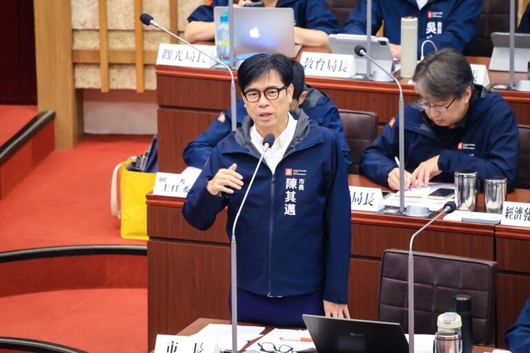 圖1_有關高雄校園舊校舍空間活化，陳其邁市長表示市府將積極爭取中央預算補助，並視地方財源妥善分配，全力推動校舍更新。