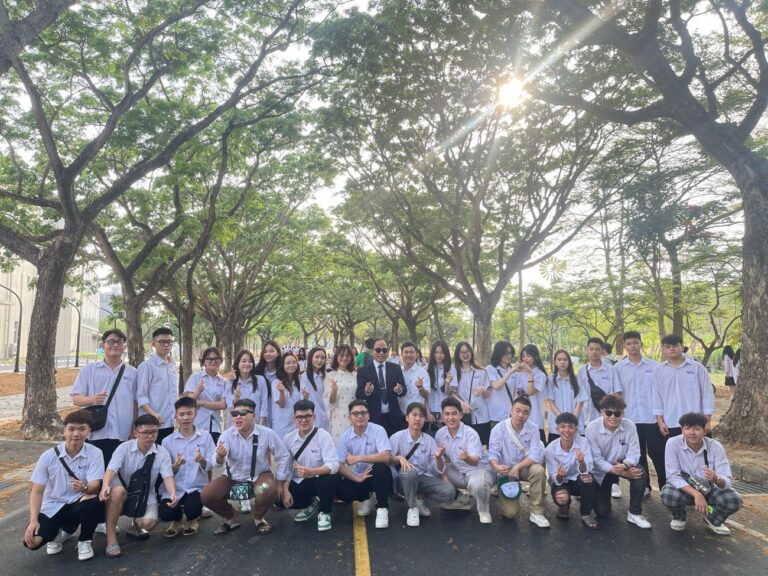 LINE_ALBUM_20240415越南陶維慈高中來訪_240417_10_Press_Re55_20240411