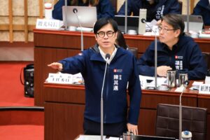 圖說_市長陳其邁於議會備詢，強調須明確高雄本身定位