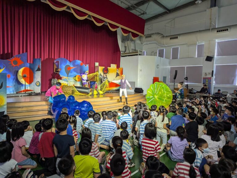 博愛國小舉行紙風車劇團「青少年反毒戲劇工程」博愛國小 (1)
