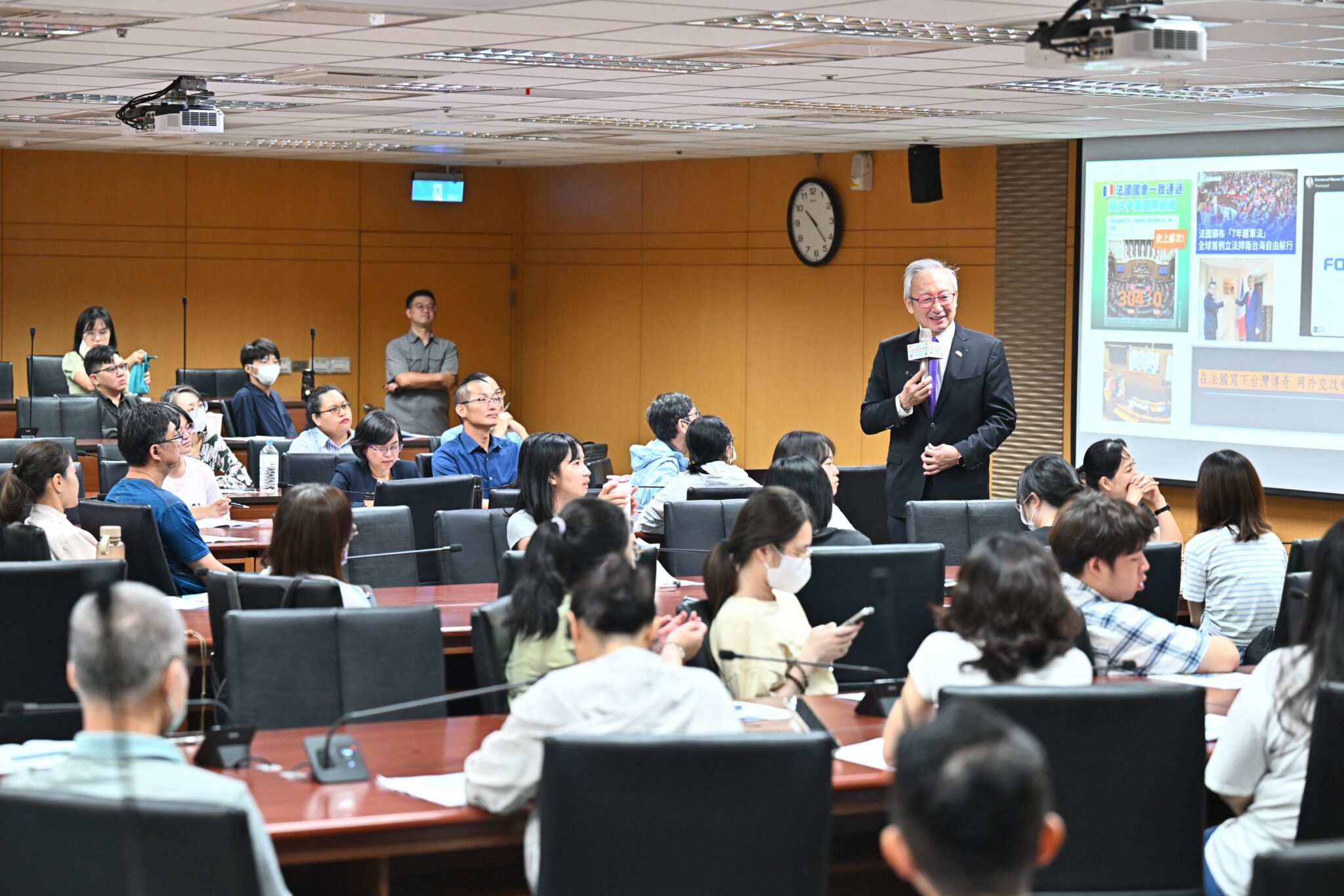 外交研習營高雄登場 吳志中次長親授課 大學生踴躍報名 李懷仁:中央地方合作 持續拓展高雄城市外交 – 愛新聞