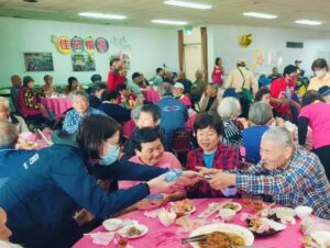 社會局蔡局長發送市長小紅包__3186838