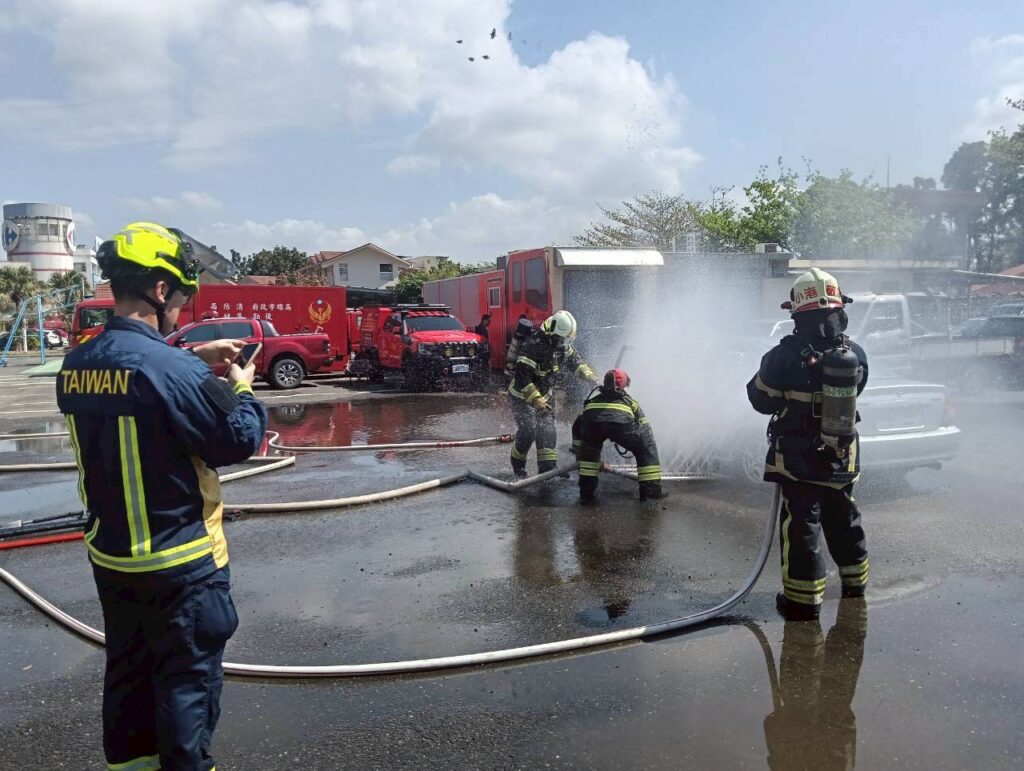 27dc8f06-7b69-4c31-9e85-1231f99825ff