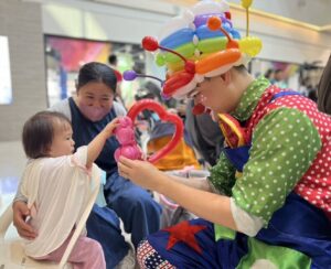 6.小丑哥哥發送兒童節氣球