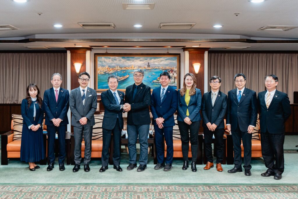 81193d8e-d724-40b2-a831-30b44ee0bc1c