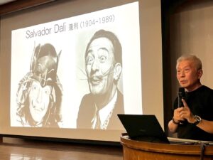 張清竣老師演講神情