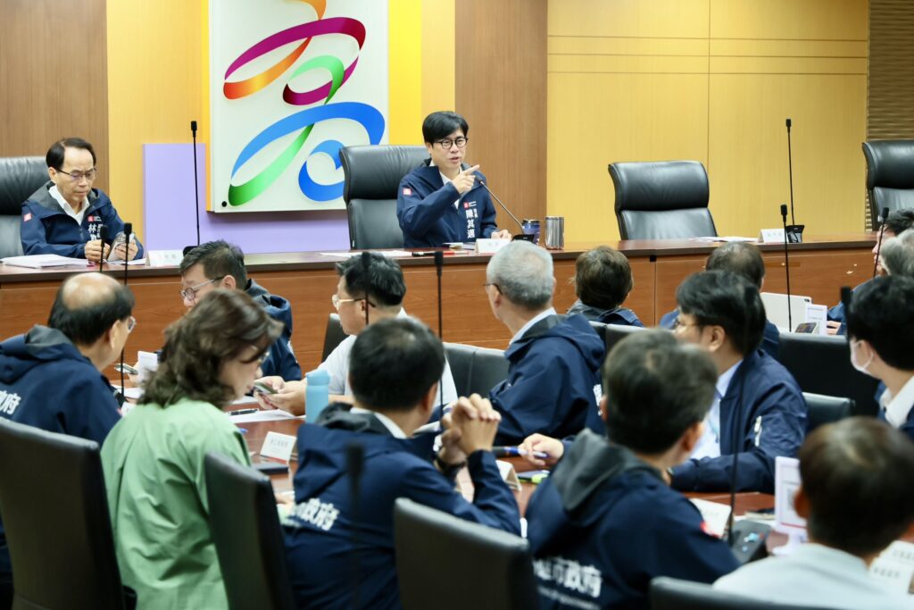圖說1-陳其邁市長指示落實市場及攤集場環境清消，並加強周邊滅鼠工作，從源頭管理到環境整備，守護市民健康。