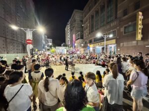 踩街表演