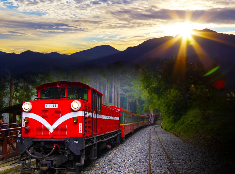 阿里山曙光日出贈祝山車站來回車票