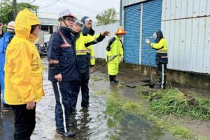 1150626-02市長視察湖內區中正路二段側溝清疏