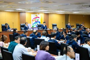 1150707通稿_(1)市長陳其邁主持市政會議，針對颱風季節、防疫以及暑期青春專案，指示防颱、防詐、防毒、防疫，加強相關作為守護市民安全。