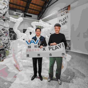 PressRelease_03_陳其邁市長與PLAY!_PARK總監草刈大介合影_0_3